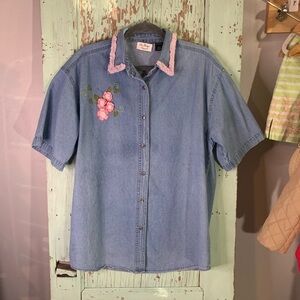 Women’s vintage Lois Designs Original blue denim short sleeve button-up shirt